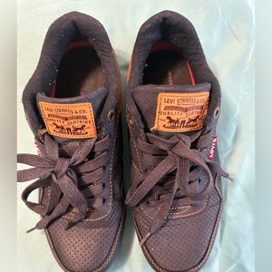 Levi’s Sneakers US Men Size 7 Comfortable Sole light use. Looks New